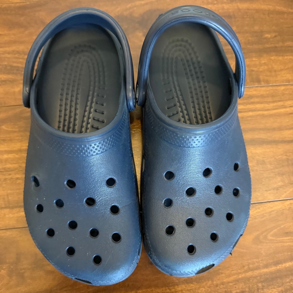 Crocs Classic Clog Navy Blue Slip On Shoes Size 5 Kids/ Men Size 7 Women - Picture 2 of 9